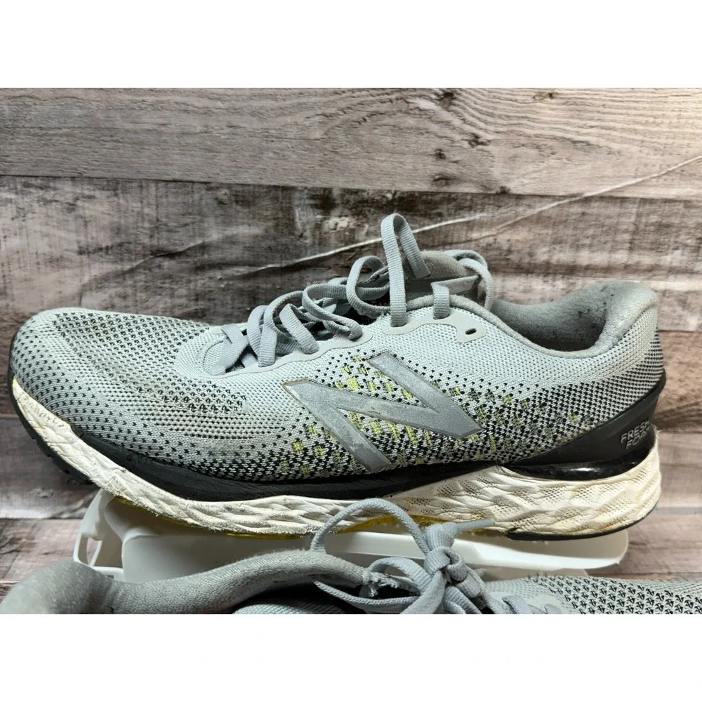 New Balance Fresh Foam M880v10 Silver 9.5 BEATER Pair